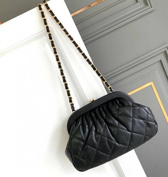 Сумка Chanel женский кожа черный 157332