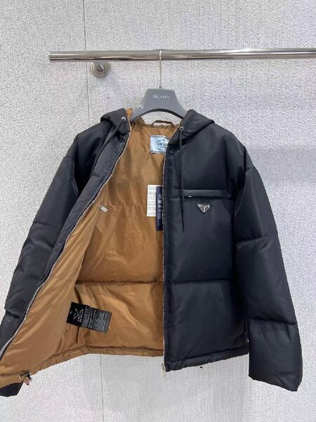 Женский пуховик Prada Re-Nylon женский черный w0817952-1-2