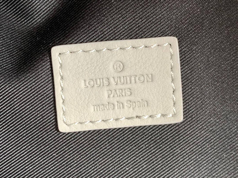 Мужской рюкзак Louis Vuitton мужской кожа графитовый 137179-8