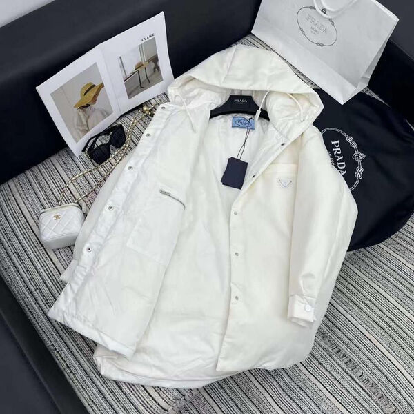 Пуховик Prada женский белый 123833-4