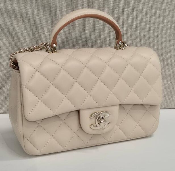 Сумка Chanel женский кожа бежевый 187459