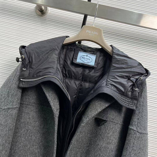 Пальто Prada женский графитовый 129681-2