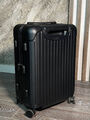 Чемодан Rimowa женский полиуретан черный 173928-4
