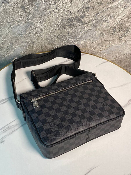 Мужская сумка мессенджер Louis Vuitton мужской кожа графитовый 129943-8