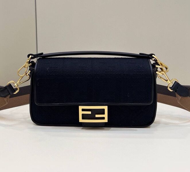 Сумка Fendi Baguette женский текстиль черный 142098