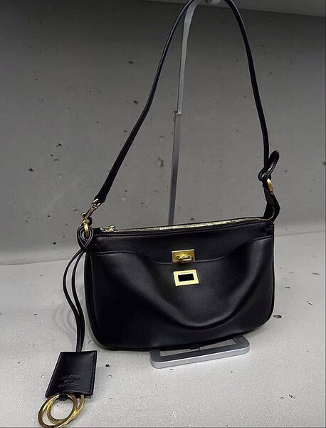 Сумка Balenciaga Sling Pochette женский кожа черный 170966-3