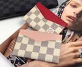 Визитница Louis Vuitton женский разноцветный 15990-1