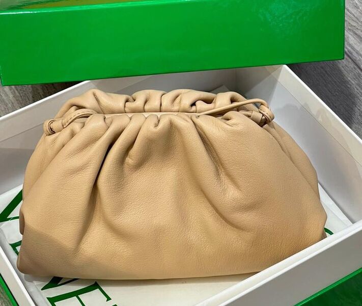Сумка Bottega Veneta женский кожа бежевый 72648