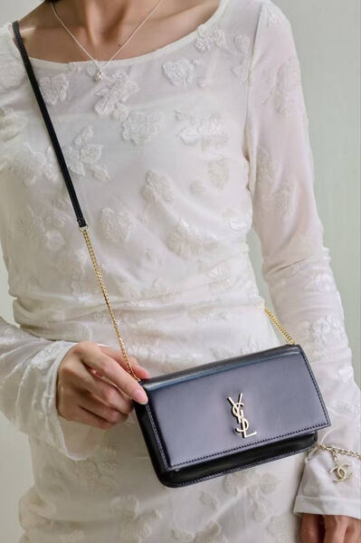 Сумка Saint Laurent женский кожа черный 186468-2