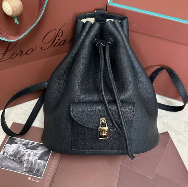 Рюкзак Loro Piana женский кожа черный 186084