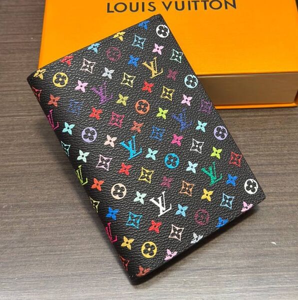 Обложка на паспорт Louis Vuitton женский кожа черный 174085