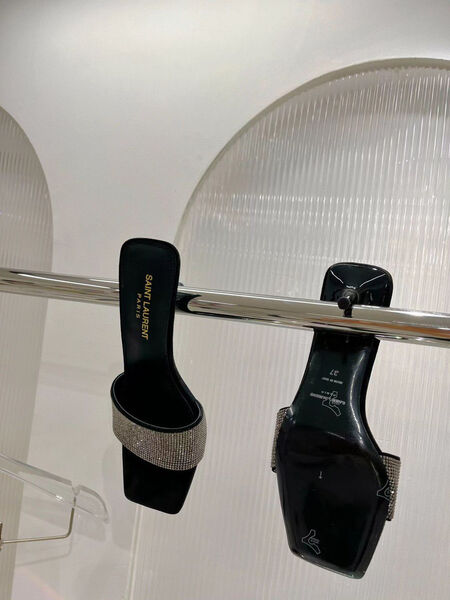Шлепки Saint Laurent женский кожа графитовый 106147-2