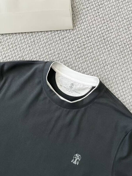 Мужская футболка Brunello Cucinelli мужской графитовый 182620-6