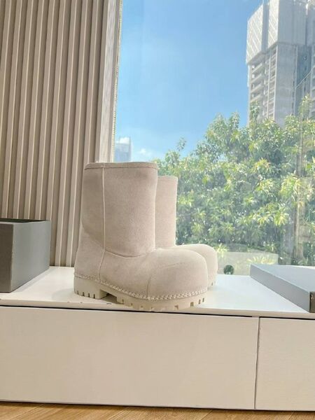 Женские ботинки Balenciaga Women's Alaska Fur Bootie женский замша белый h6487694-1