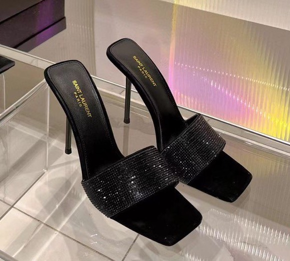 Шлепки Saint Laurent женский кожа черный 106153