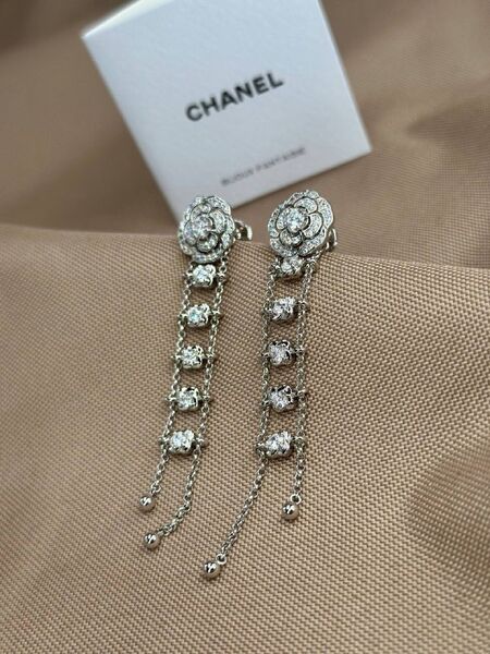 Серьги-трансформеры Chanel Camelia женский белое золото m5480502-1-3