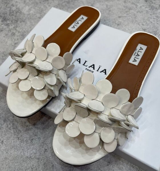 Шлепки Alaïa женский кожа белый 118773
