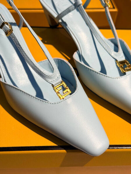 Туфли Fendi женский кожа белый 188785-3