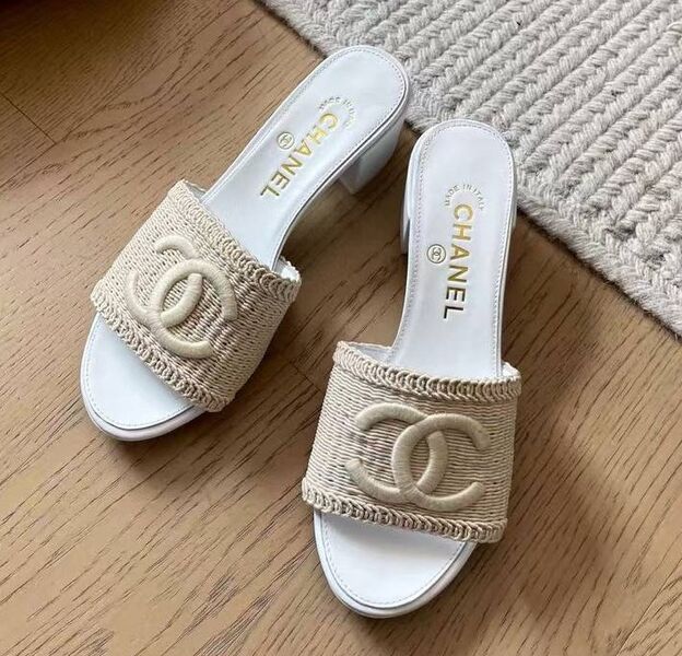 Шлепки Chanel женский текстиль бежевый 192419