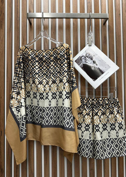 Костюм Brunello Cucinelli женский графитовый 154909-15