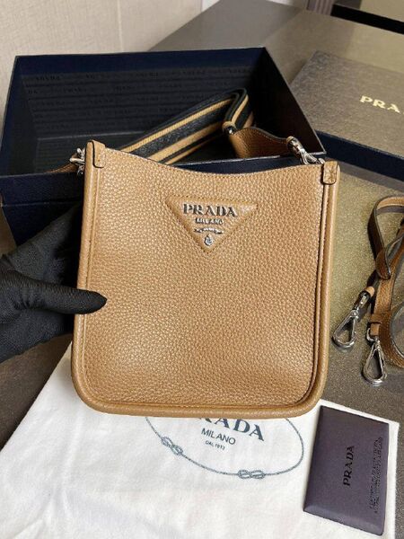 Сумка Prada женский кожа бежевый t6101459-1