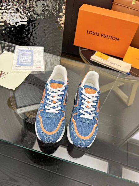 Кроссовки Louis Vuitton Neo Run Away женский кожа голубой v7996763-1-2