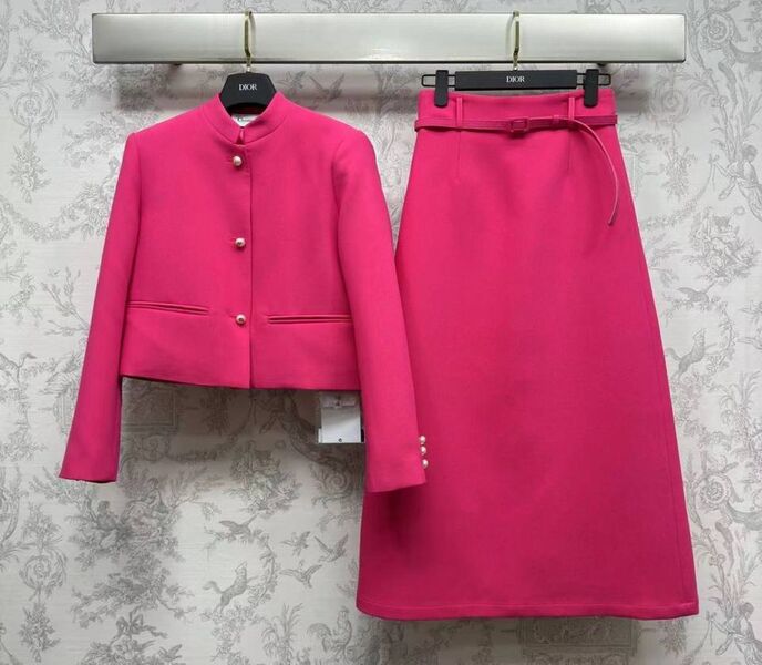 Костюм Christian Dior женский бордовый 143467