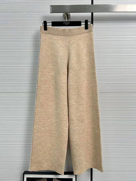 Костюм Fendi женский бежевый 127930-3