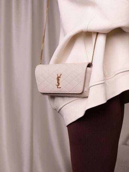 Сумка Saint Laurent женский кожа белый 174313-2