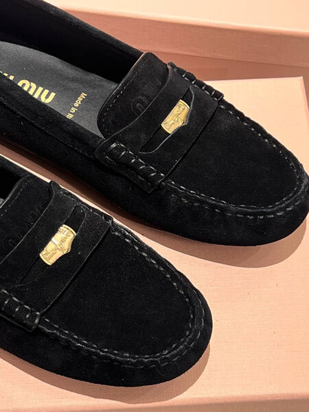 Лоферы Miu Miu женский замша черный 139620-3