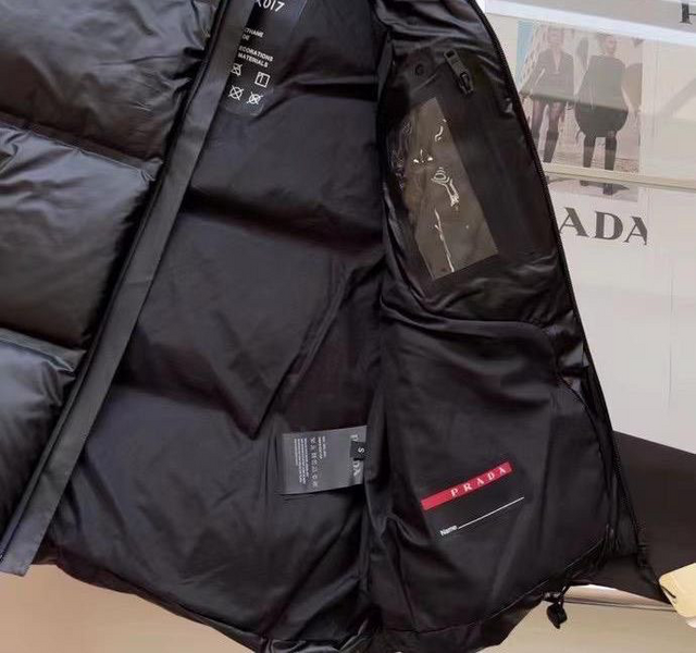 Жилет Prada женский черный 22751-5