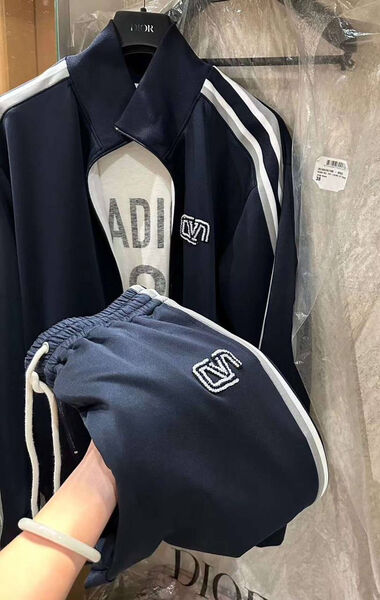 Костюм Valentino женский черный 137656-3