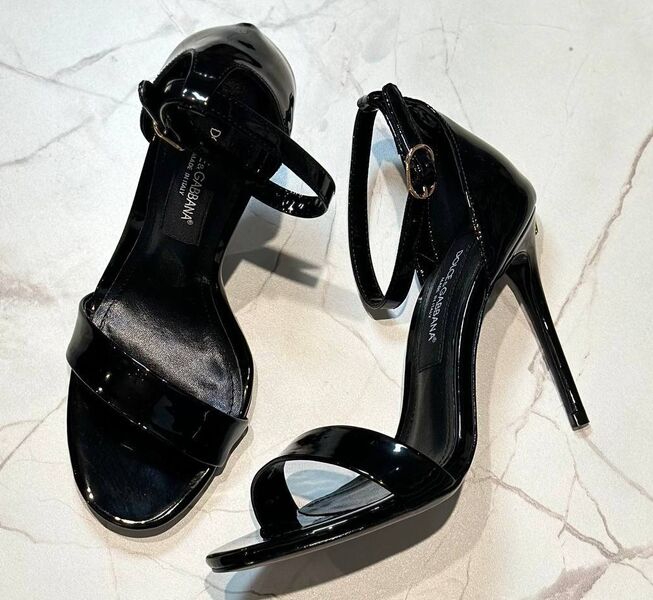 Босоножки Dolce & Gabbana женский кожа черный 152328