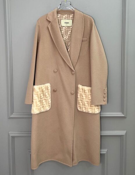 Пальто Fendi женский бежевый 126216