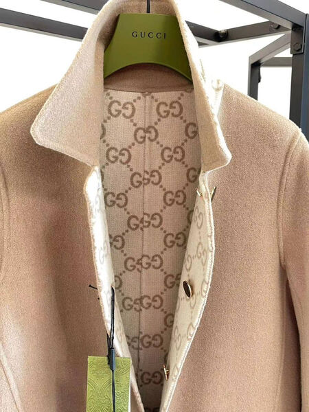 Пальто Gucci женский бежевый 126929-4