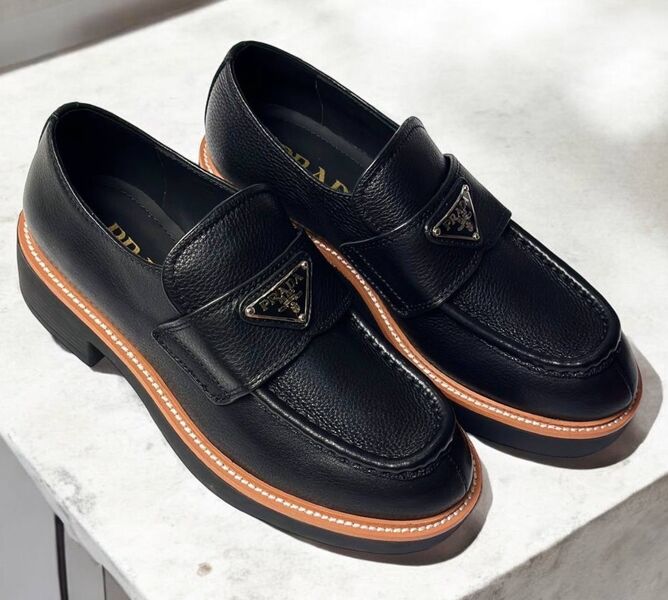 Лоферы Prada женский кожа черный 159225