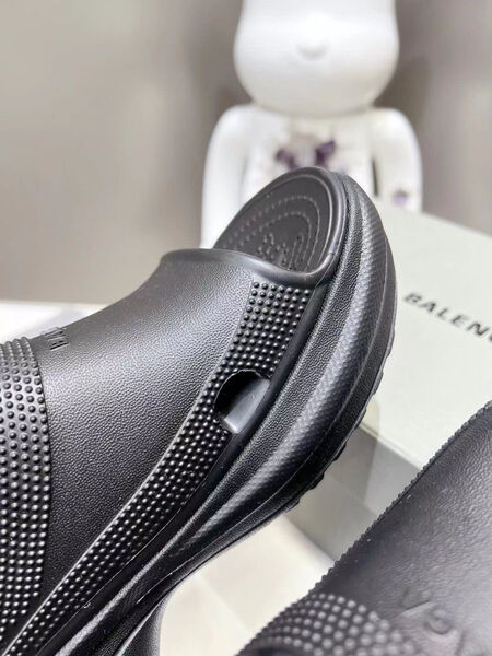 Шлепки Balenciaga женский черный 106225-4