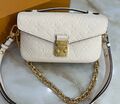 Сумка Louis Vuitton Pochette Metis женский кожа белый 148635-1