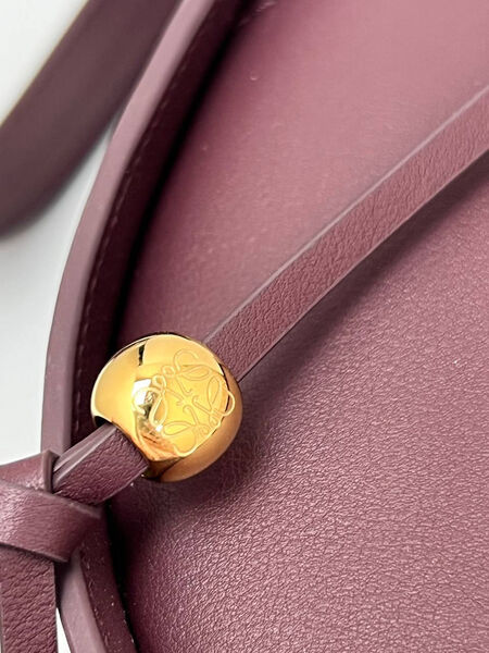 Сумка Loewe женский кожа бордовый 174282-5
