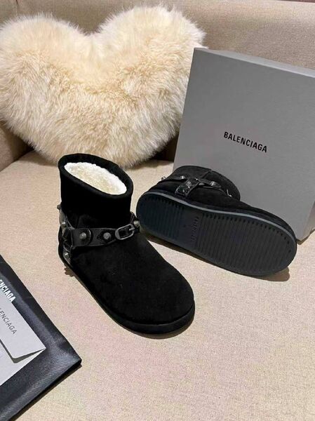 Женские зимние сапоги Balenciaga женский замша черный c6413260-1-5