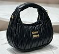 Сумка Miu Miu Wander женский кожа черный 141489-1