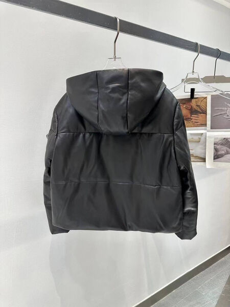 Куртка Prada женский кожа черный 133273-2