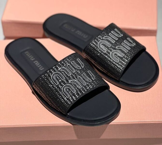 Шлепки Miu Miu женский кожа черный 148062
