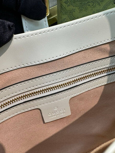 Сумка Gucci женский кожа бежевый 137909-8