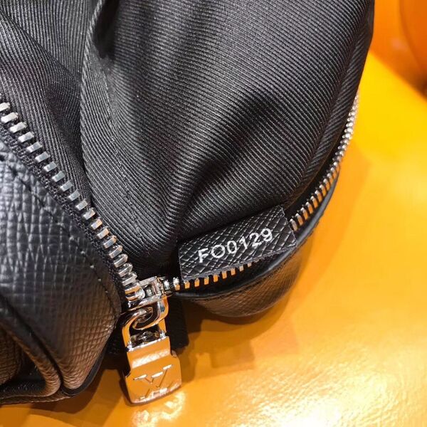 Мужская сумка мессенджер Louis Vuitton Outdoor Pm мужской кожа черный 42846-2