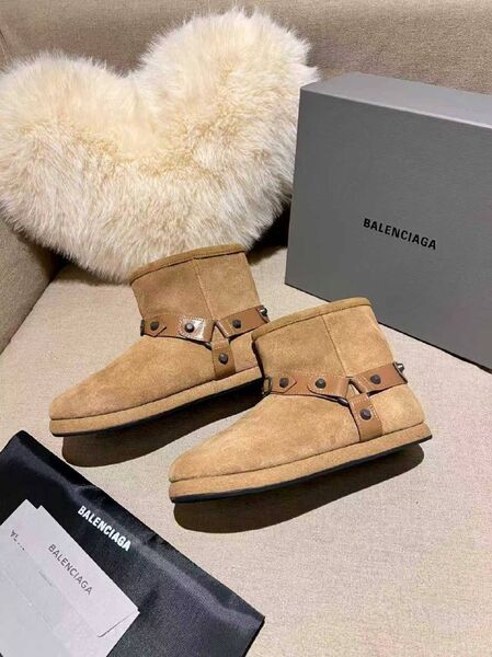 Женские зимние сапоги Balenciaga женский замша бежевый n3939392-1