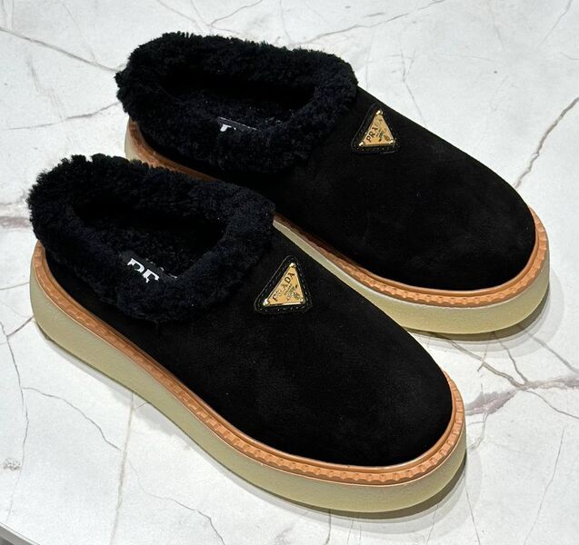 Лоферы Prada женский замша черный 168317