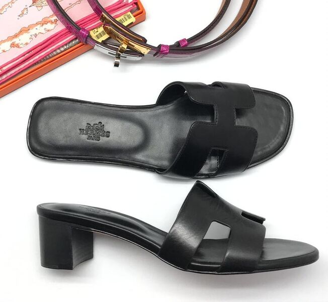 Сандалии Hermès женский кожа черный 66457