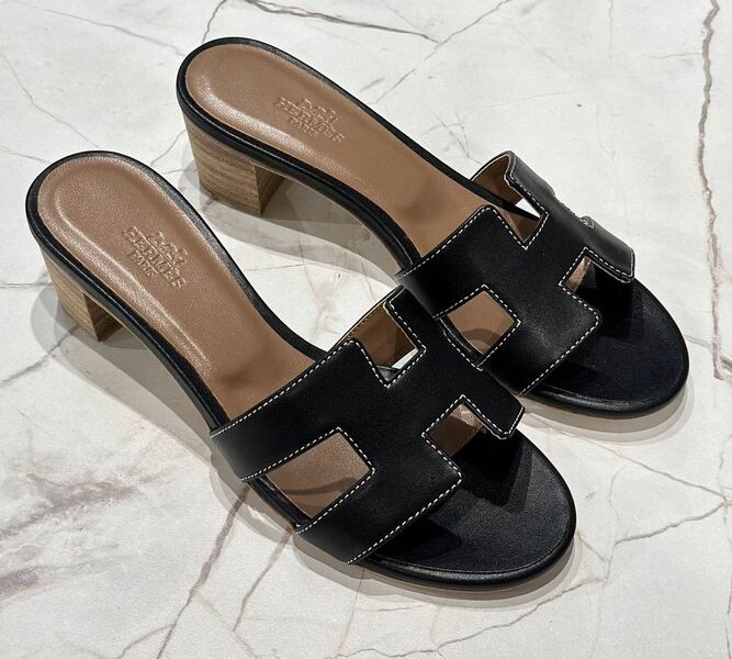 Шлепки Hermès женский кожа черный 147605