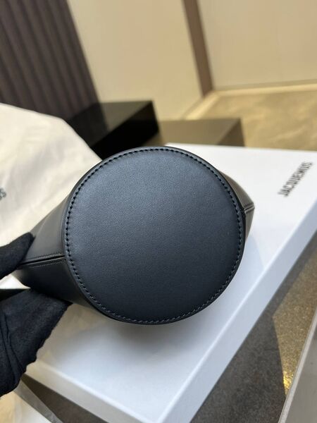 Сумка Jacquemus женский кожа черный m9046629-1-6